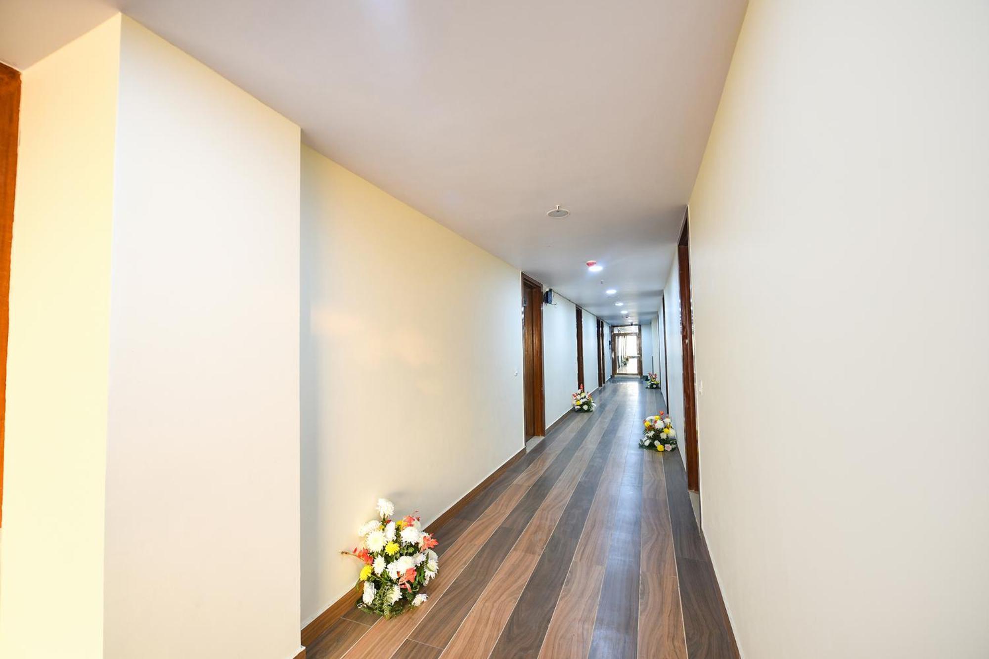 Fabhotel Mona International New Delhi Exterior photo