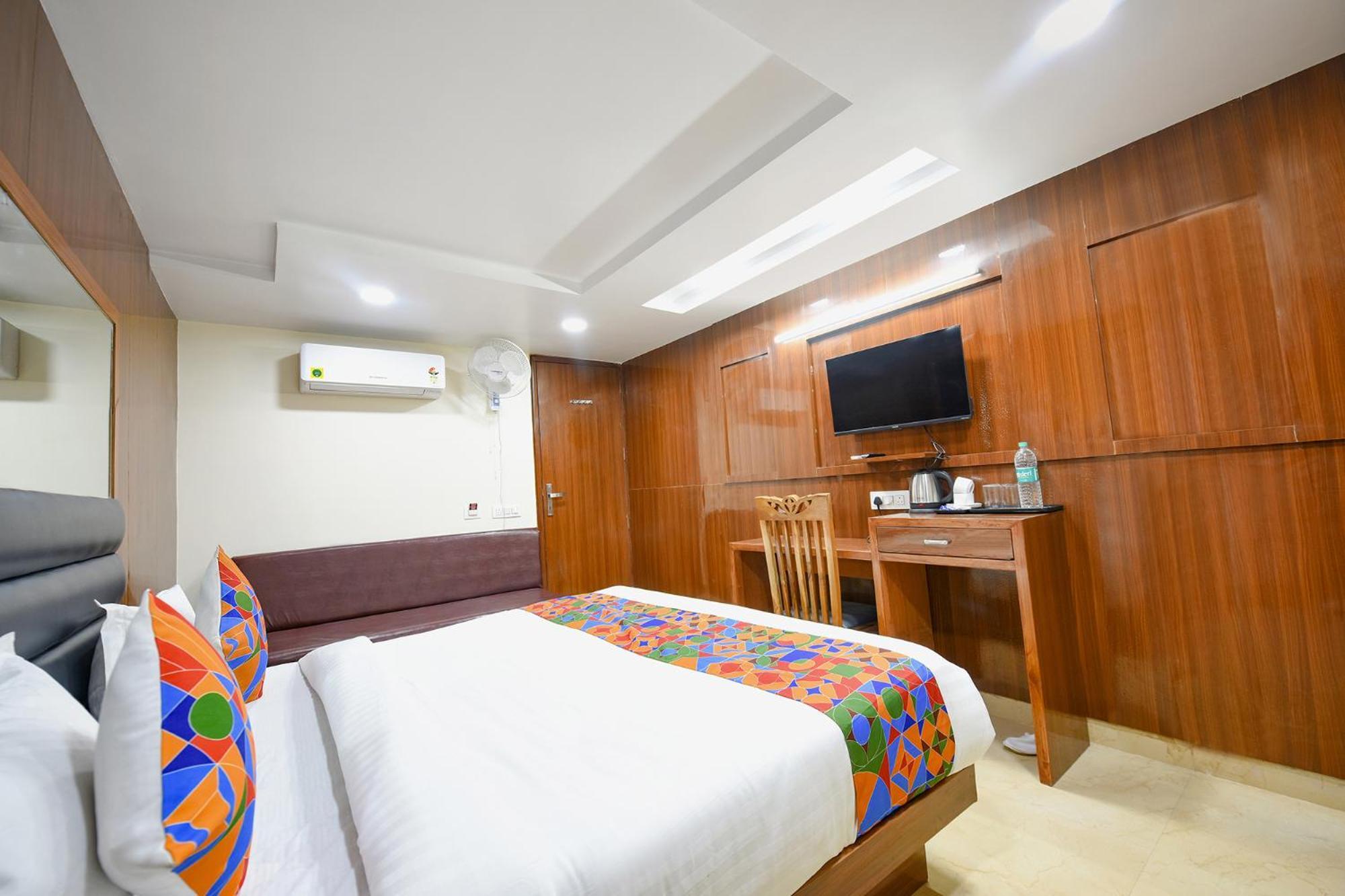 Fabhotel Mona International New Delhi Exterior photo
